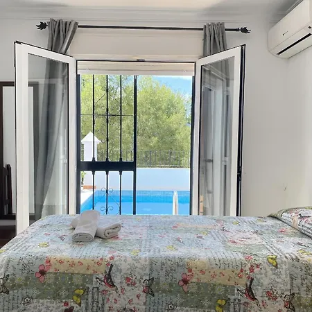 Mit Privatpool Fuer 8 Personen Ca 100 Qm In Nerja, Andalusien Costa Del Sol *