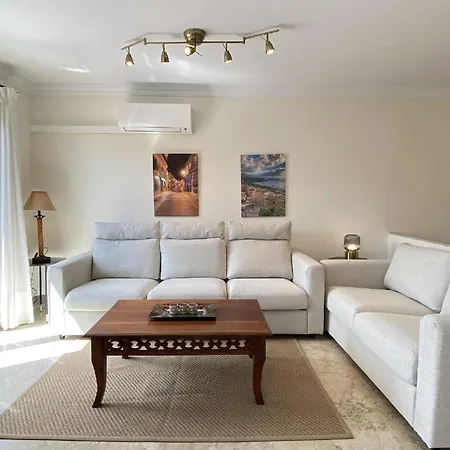 Mit Privatpool Fuer 8 Personen Ca 100 Qm In Nerja, Andalusien Costa Del Sol Prázdninový dům Nerja